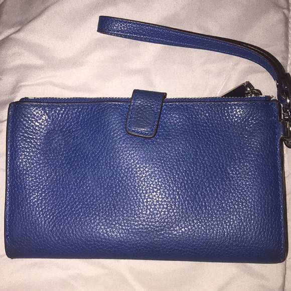 Auth Used MK Adele Double-Zip Pebble Leather Phone Walllet/Wristlet (Blue) - Picture 3 of 9